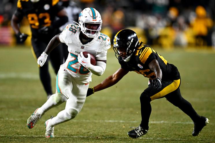 NFL Week 16 prop bets target De’Von Achane, Tyler Shough