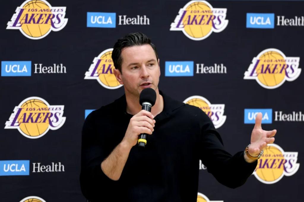 Lakers extend JJ Redick contract one year into tenure