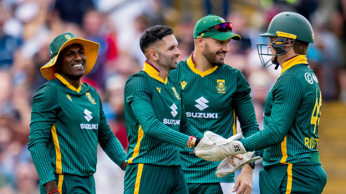 Leicestershire target Keshav Maharaj as counties reshape squads amid proposed Championship reform