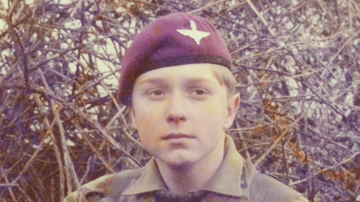 Widow to auction Falklands War hero Baz Grayling’s medals for up to £70,000