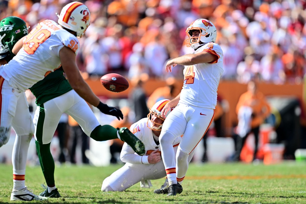 Buccaneers edge Jets on walk-off field goal after late Mayfield drive