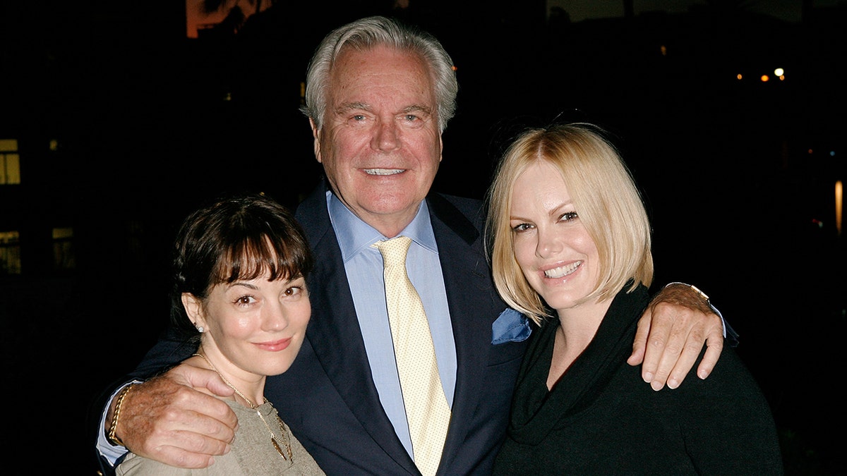 Robert Wagner with daughters