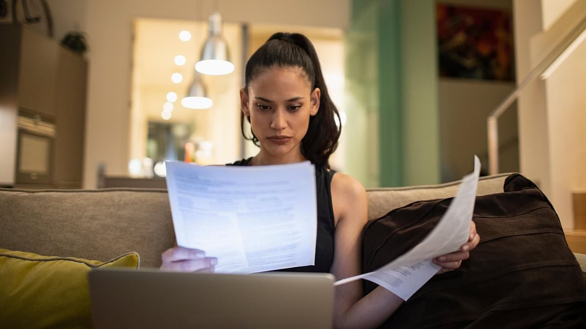 More renters report rent to credit bureaus as U.S. credit scores fall at 2008 pace