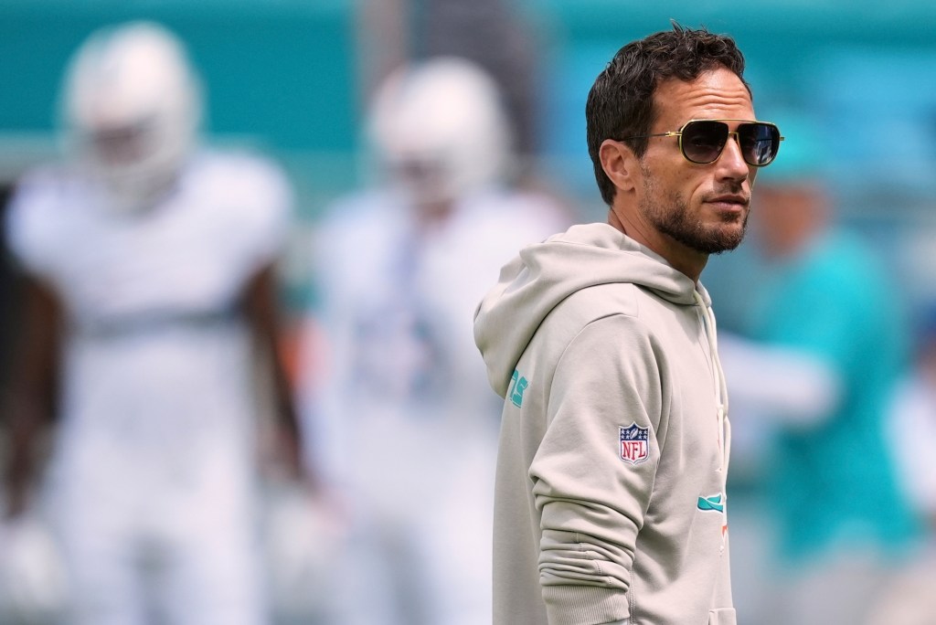 Dolphins Players Push Back as Fans Demand Coach Mike McDaniel’s Firing
