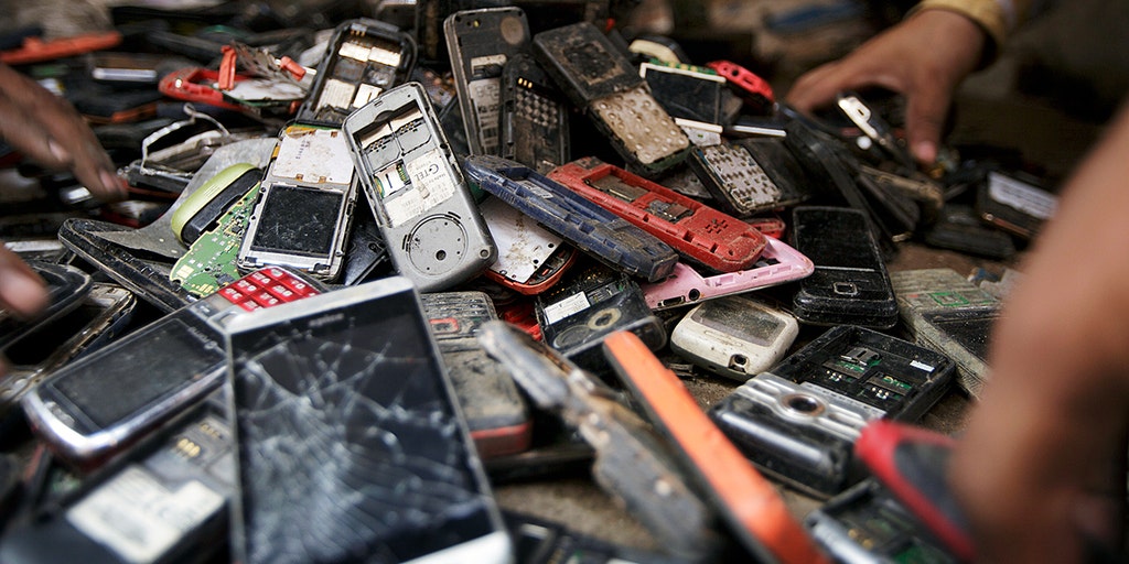 Finnish scientists use cooking oil and peroxide to recover silver from electronic waste