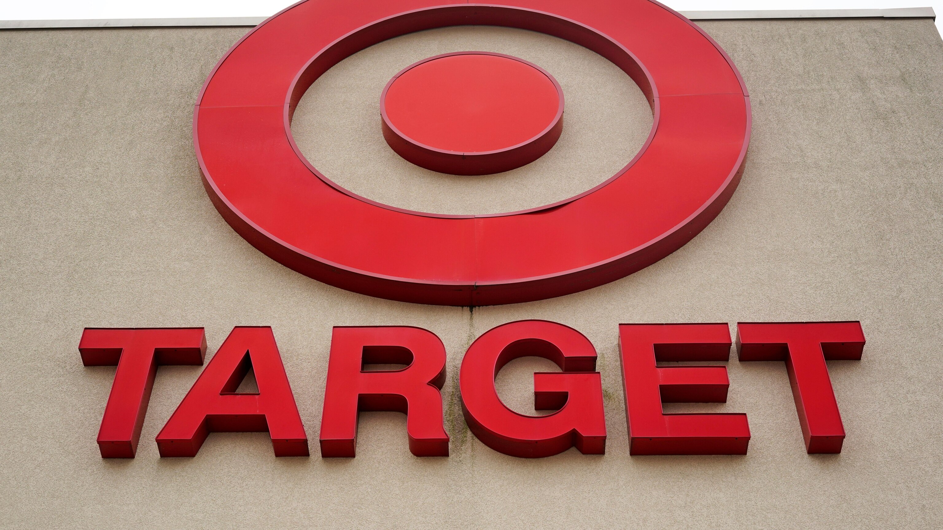 Target expands next-day parcel delivery to 35 top U.S. markets
