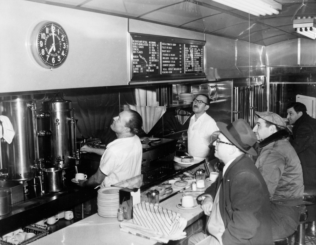 NYC Diners Enter a New Era as Critics Spotlight Five Modern Retro Spots