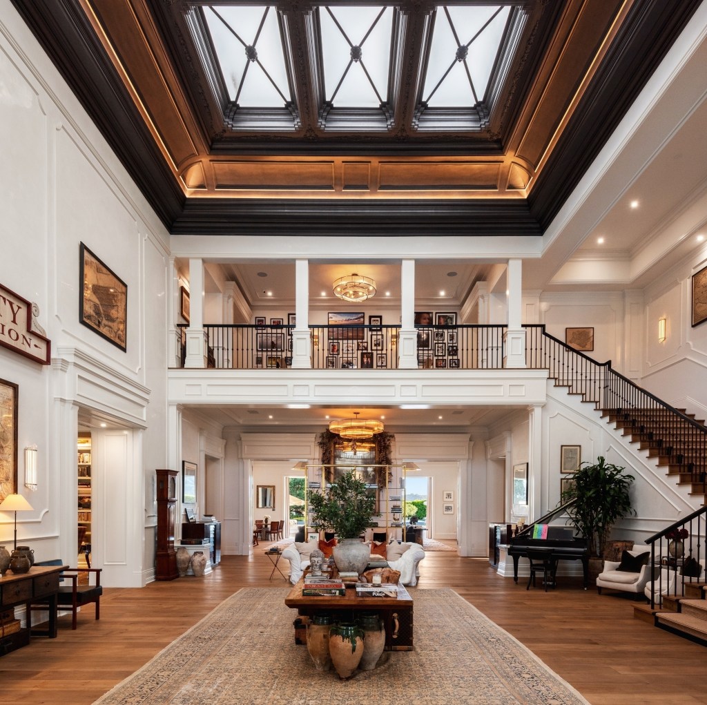 Detail of Beverly Hills mansion