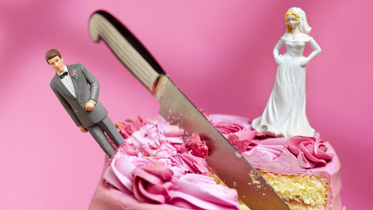 Remarriage, age gap spark debate over wedding plans in Dear Jane column