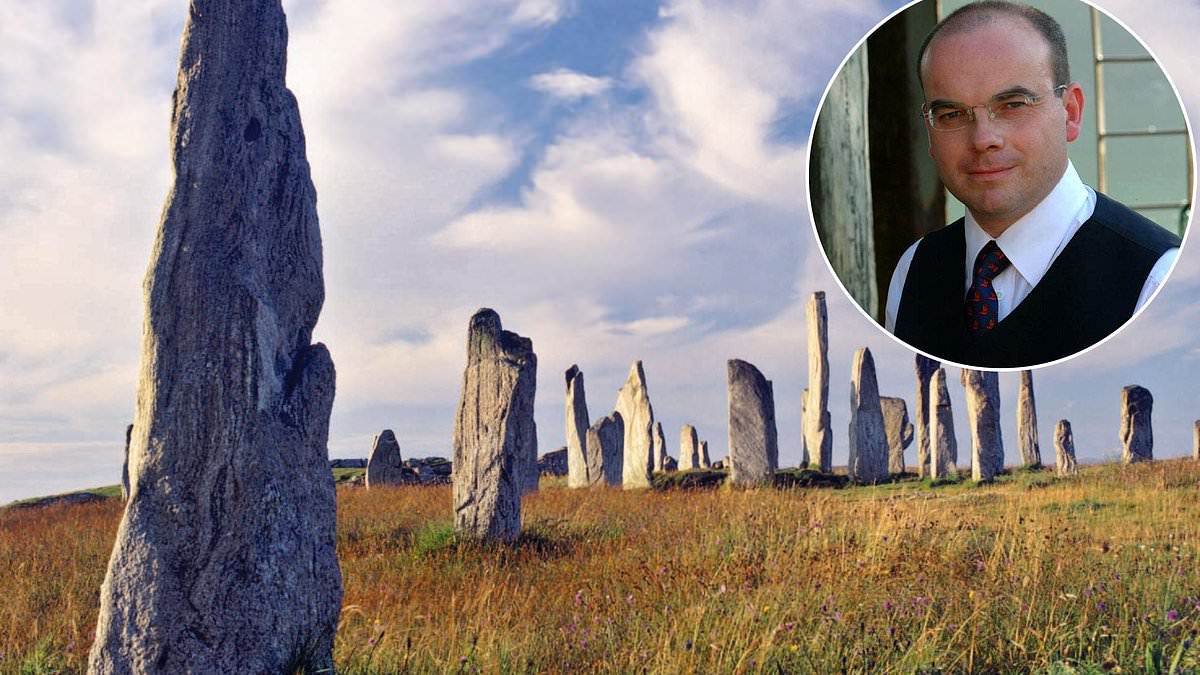 Turning Peat into Light: The Pontings and the Callanish Stones