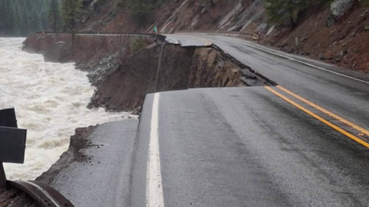 Leavenworth fights to save its Christmas village after storms sever Highway 2