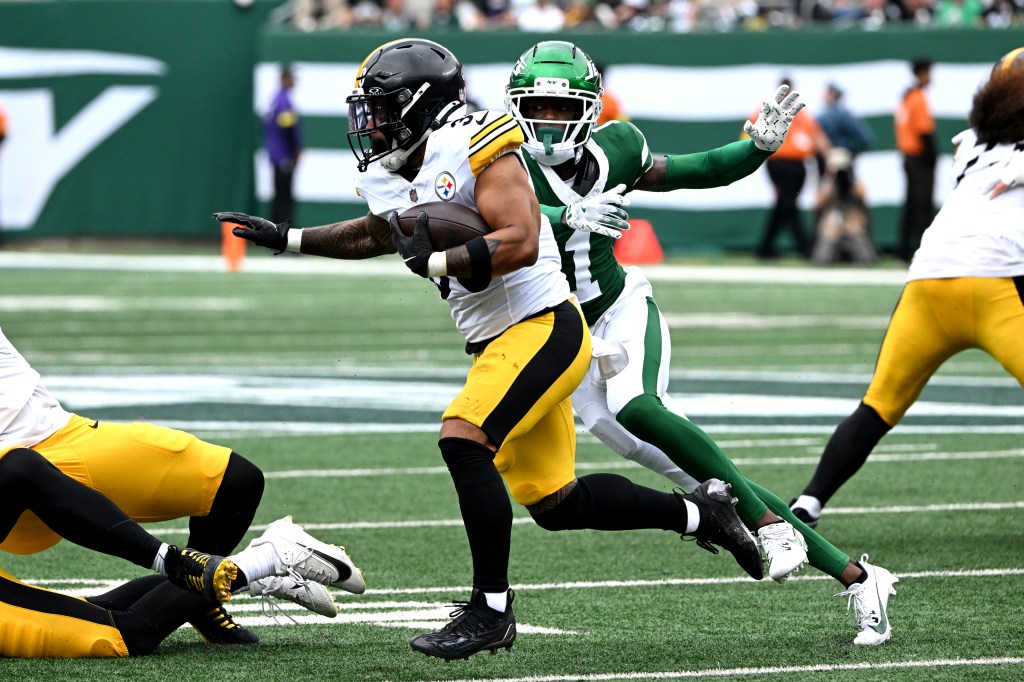 Gardner closes on a runner