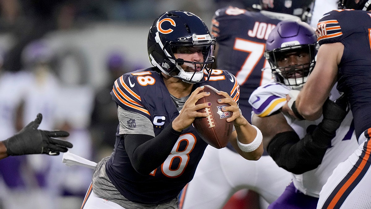 Caleb Williams scrambling against the Vikings