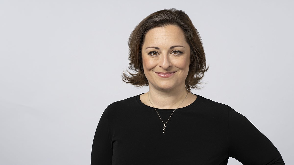 Pets at Home boss exits as profit warning deepens