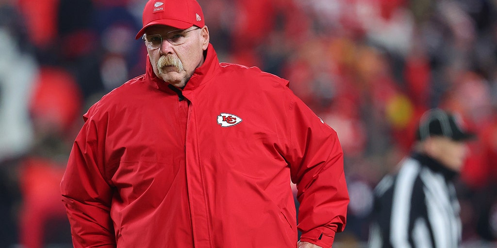 Andy Reid coaching Chiefs