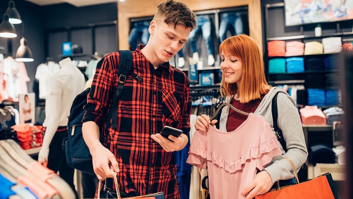 U.S. Retail Sales Jump 0.6% in August, Adding Complexity to Fed's Rate Decision