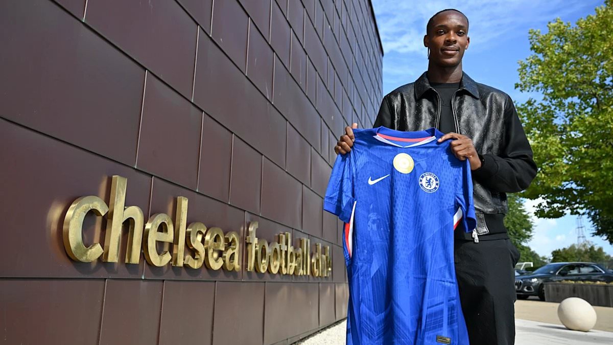 Chelsea agree deal to sign Strasbourg captain Emanuel Emegha in 2026
