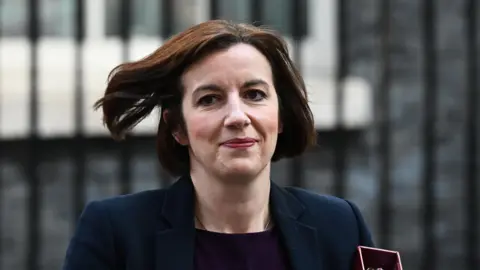 Phillipson signals two-child cap could be scrapped as Labour deputy leadership contest intensifies