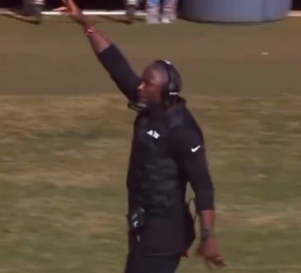 Screenshots of the viral moment and memes