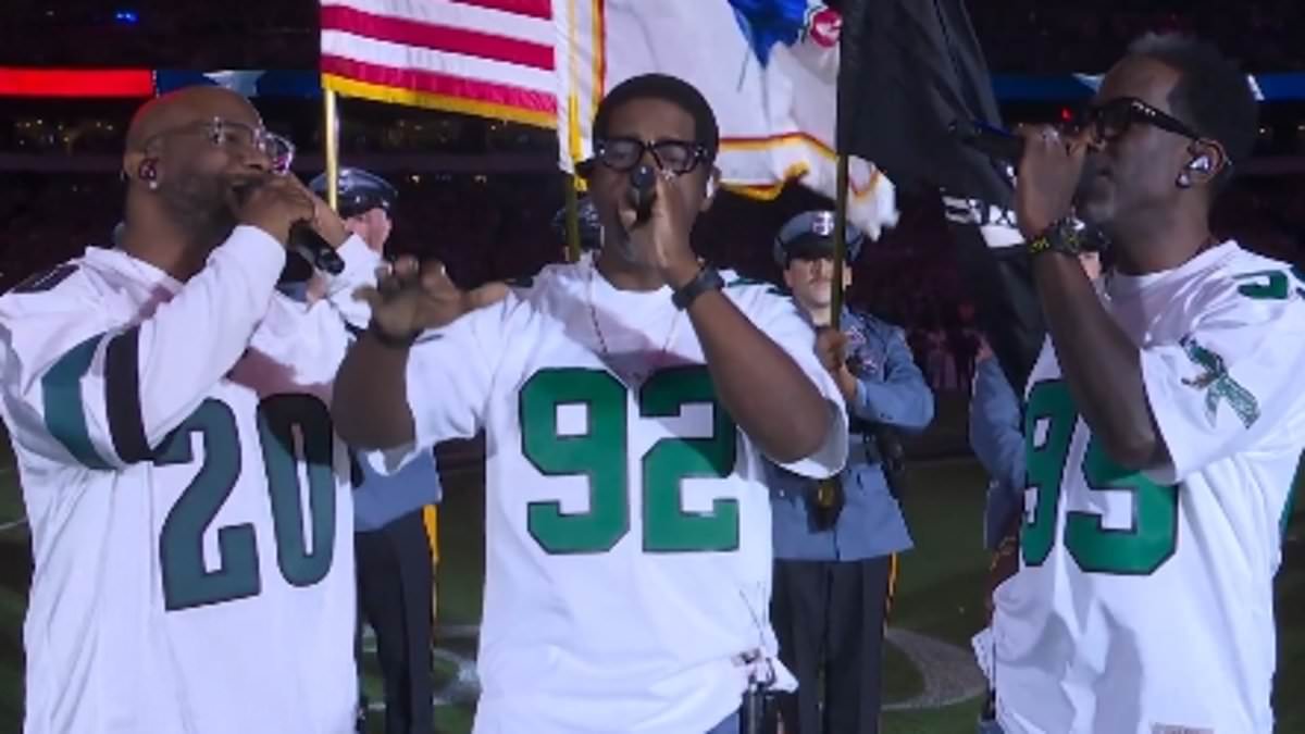 Boyz II Men criticized for national anthem before Cowboys-Eagles season opener