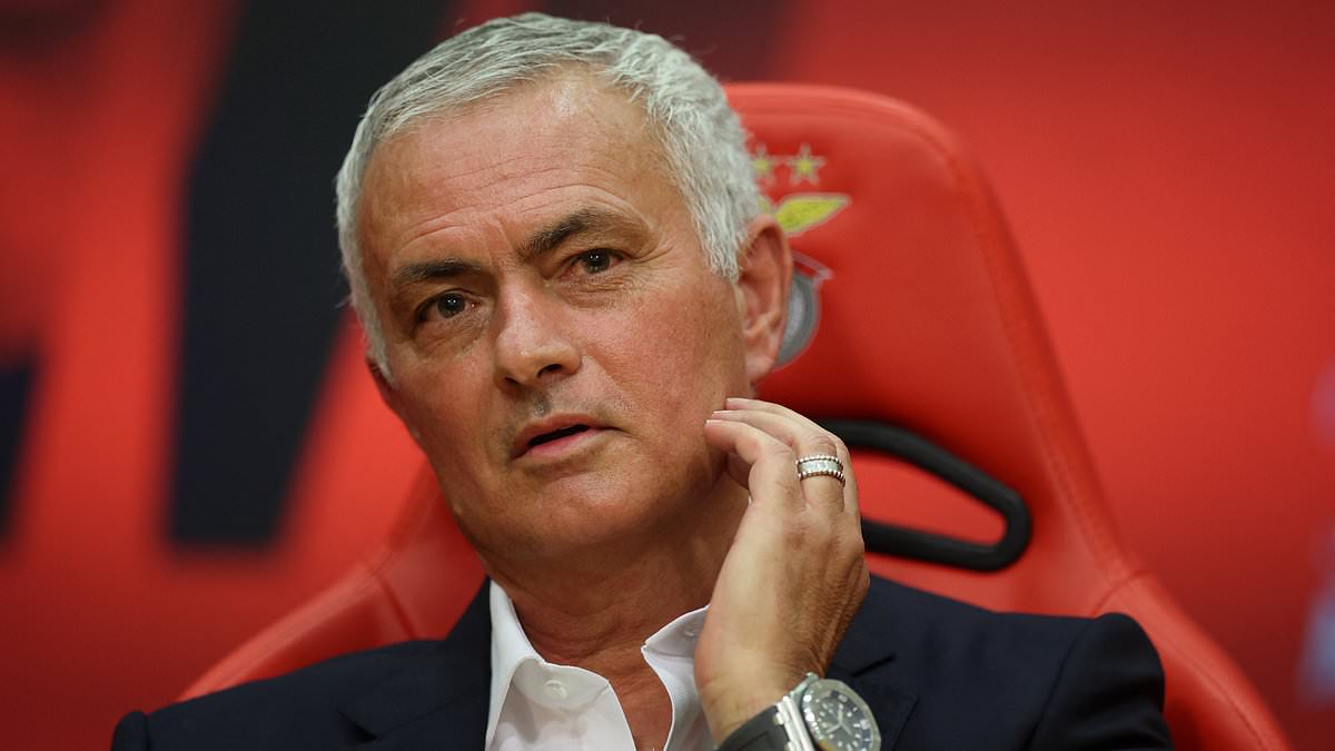 Mourinho signs Benfica contract with early-exit clause that could allow departure within a year