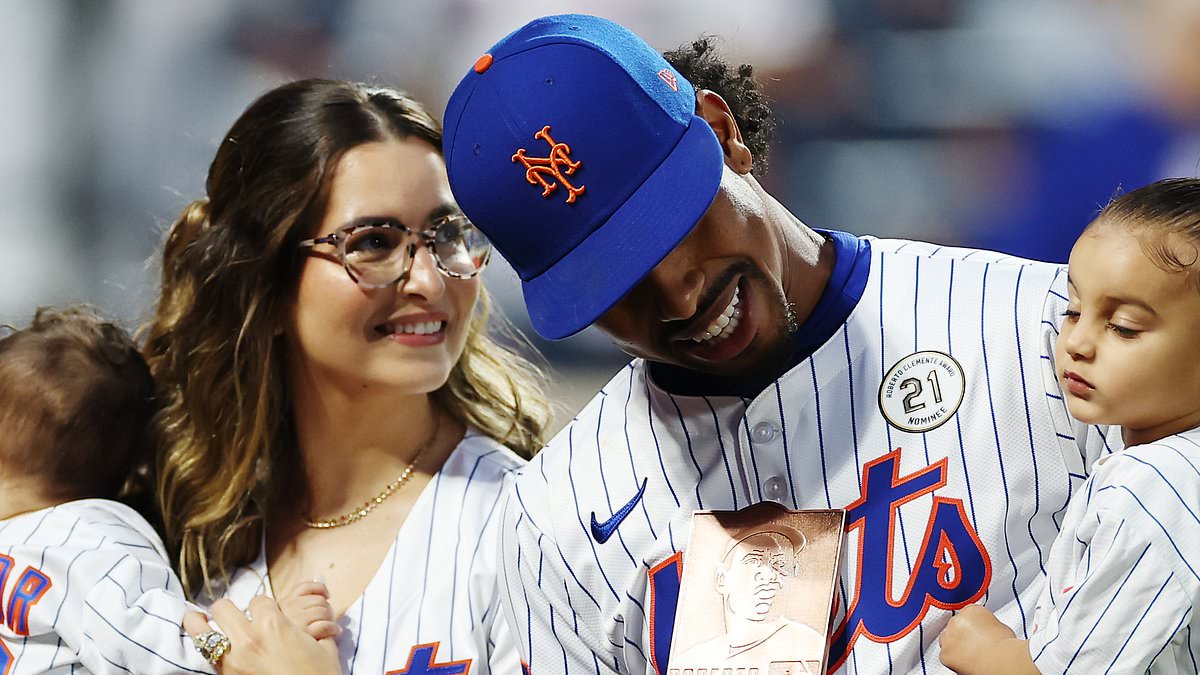Katia Reguero’s violin national anthem at Citi Field precedes Francisco Lindor home run