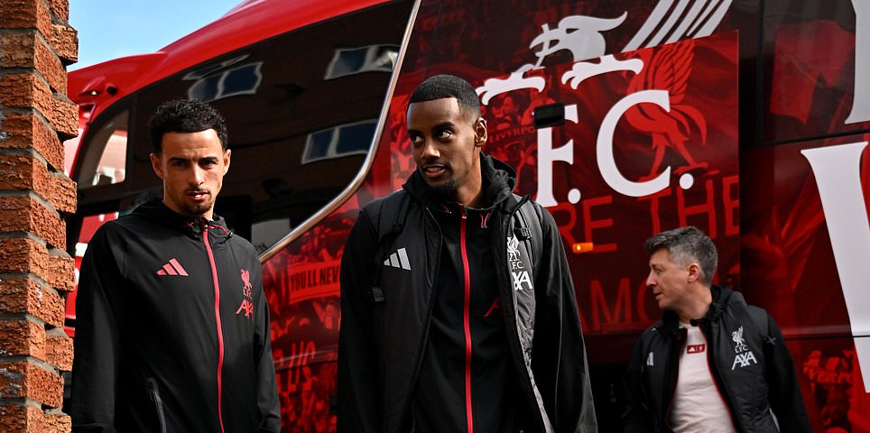 Isak starts for Liverpool at Crystal Palace as Chelsea face mounting injuries