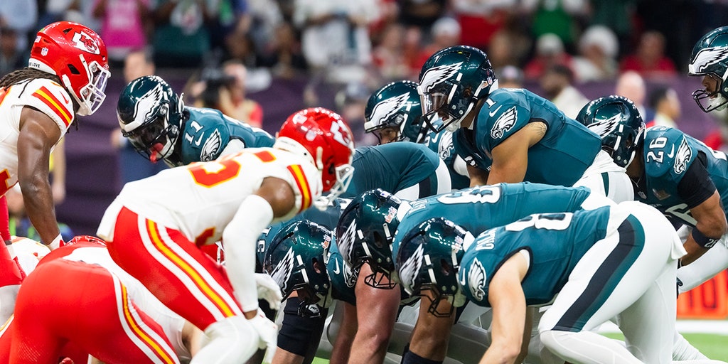 Fans Say Eagles Committed Penalties on 'Tush Push' During 20-17 Win Over Chiefs