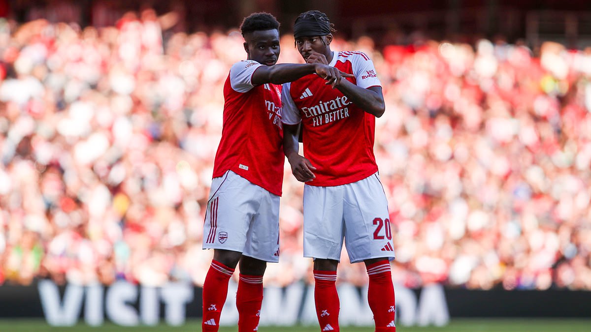 Arsenal winger Noni Madueke to undergo knee scans after City clash