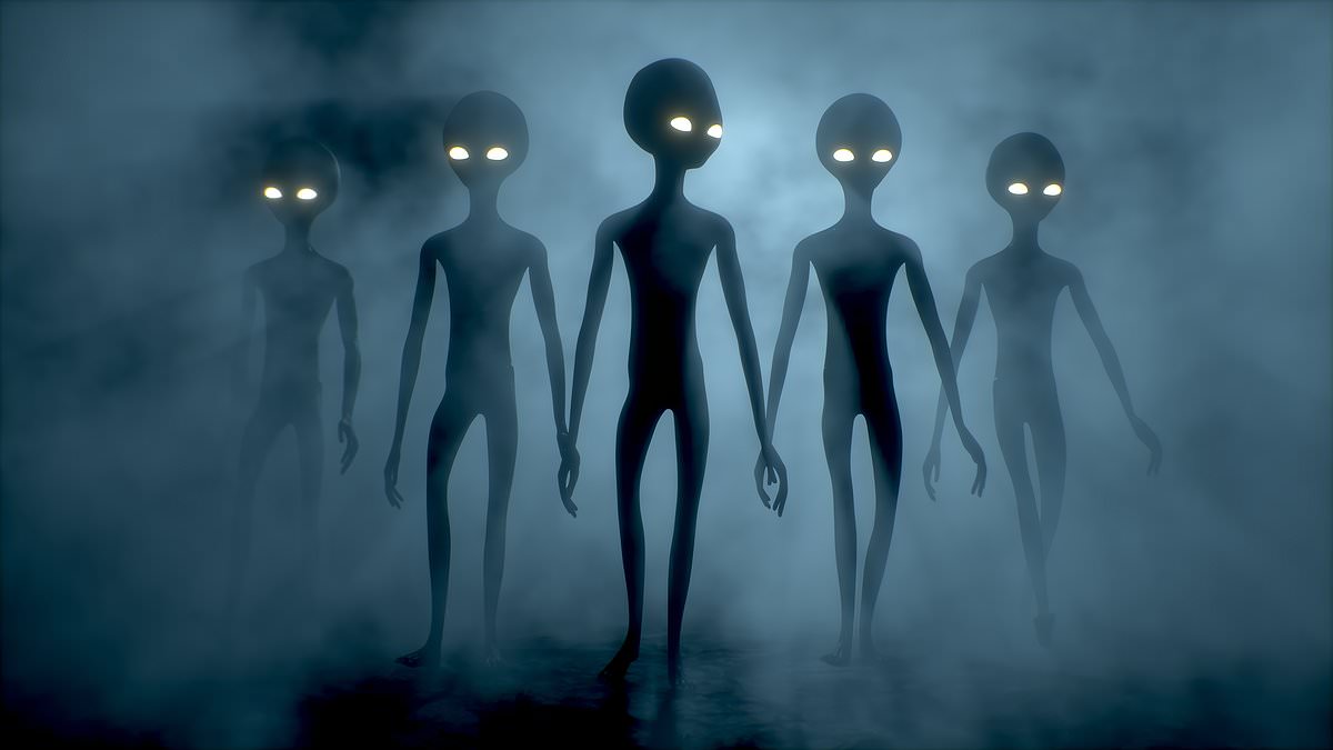 Rogan predicts unified U.S. response to UFO disclosure, invoking post‑9/11 unity