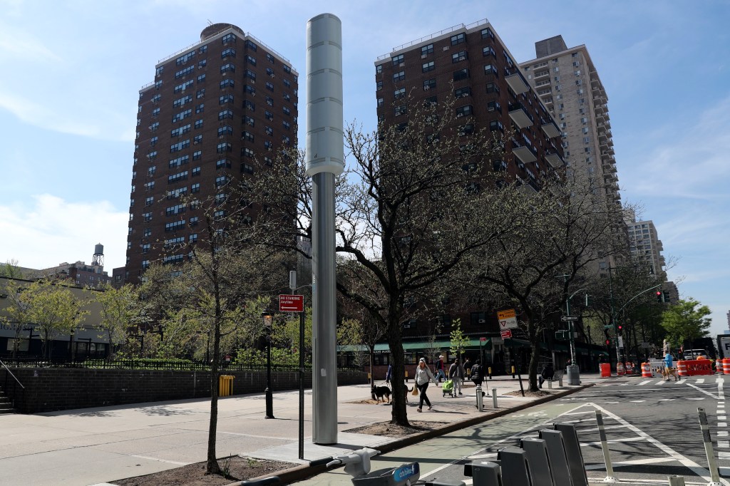 New Yorkers would get 30-day heads-up on 5G towers under City Council bill