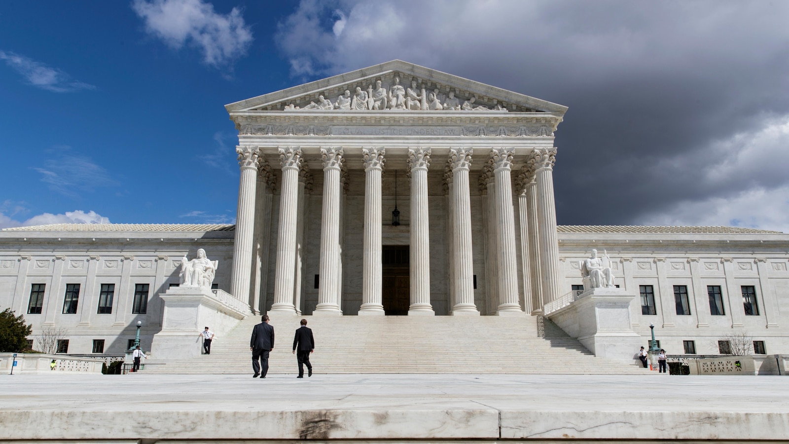 Trump asks Supreme Court for emergency order to strip Venezuelan TPS protections