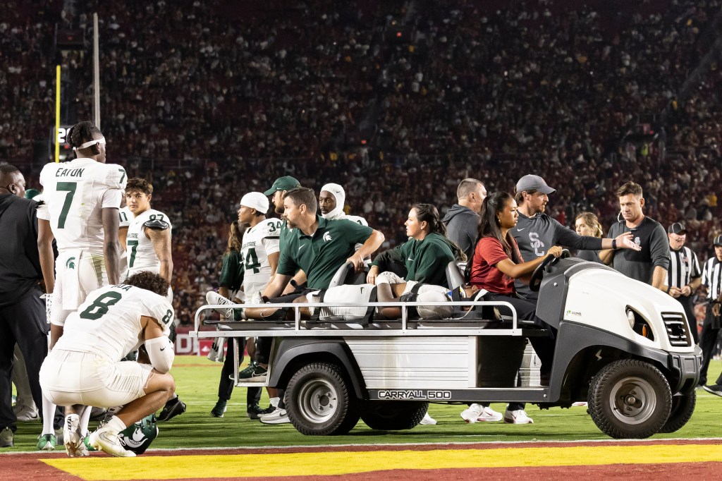 Michigan State linebacker Wayne Matthews III carted off field after scary injury vs. USC