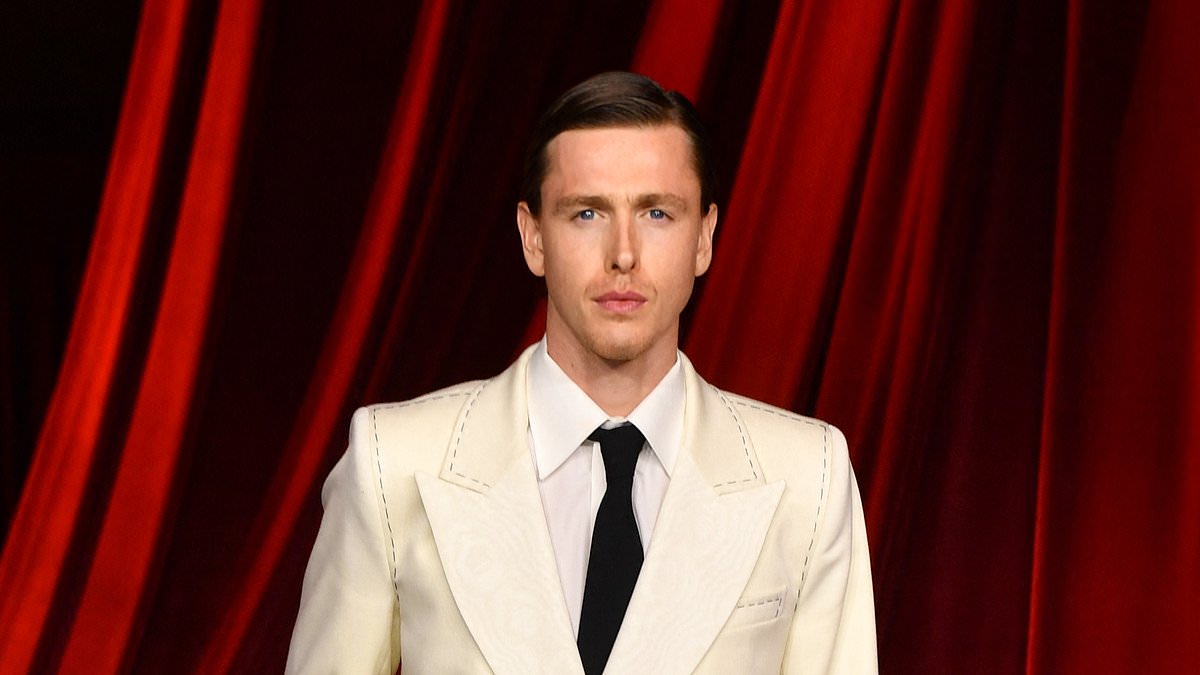 Harris Dickinson weighs in on Bond rumors, hints he knows next 007