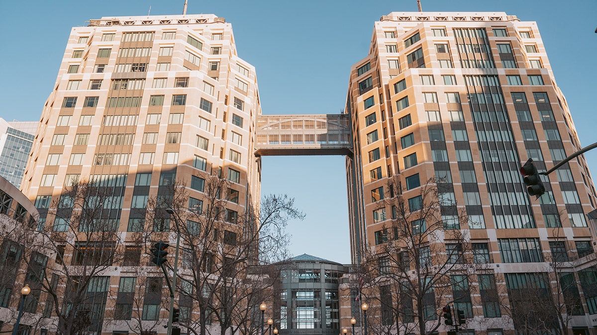 ronald-v-dellums-federal-building