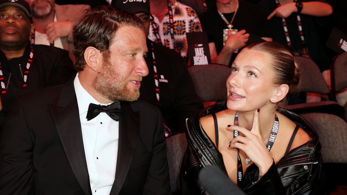 Portnoy makes rare public appearance with Camryn as pants fall during Joshua-Paul fight