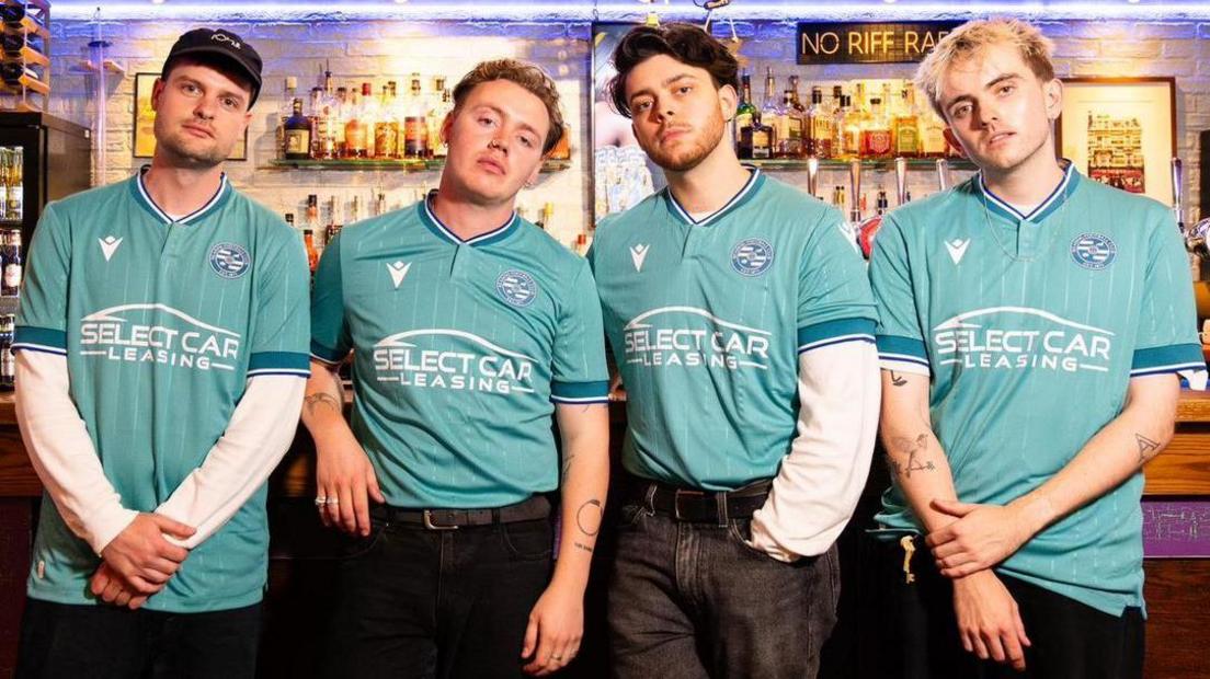 Sutton and Only The Poets frontman Longhurst clash in Premier League predictions ahead of Manchester derby