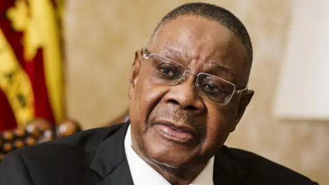 Malawi’s Peter Mutharika makes surprise comeback, set to become president again