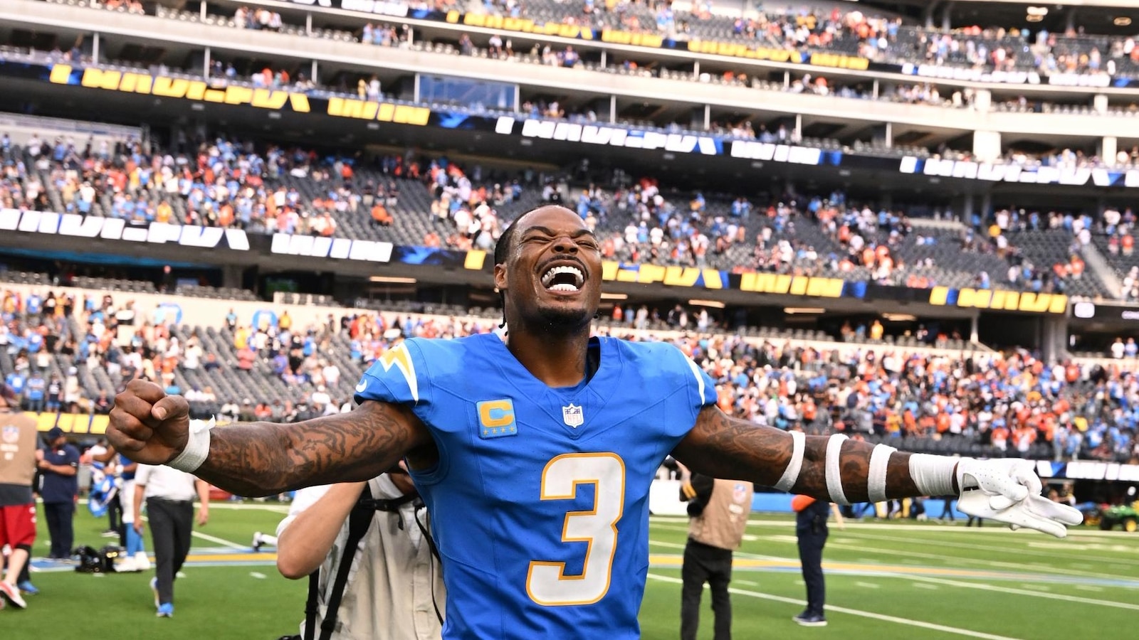 Herbert, Chargers rally to beat Broncos, extend AFC West control to 3-0