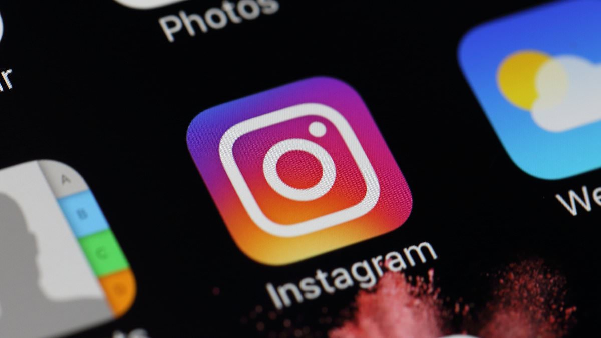Facebook, Instagram and WhatsApp outage hits UK users, millions affected
