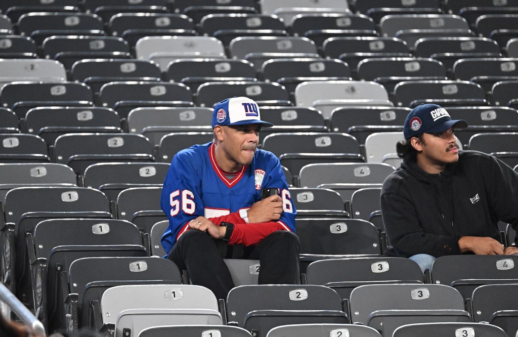 Giants Fans Rally for Jaxson Dart as Russell Wilson Struggles in Week 3 Loss to Chiefs