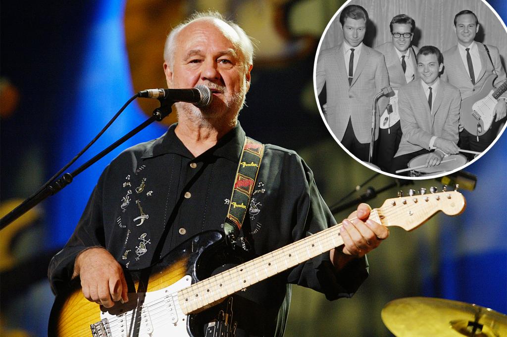 Sonny Curtis, frontman of The Crickets and writer of the ‘Mary Tyler Moore Show’ theme, dies at 88
