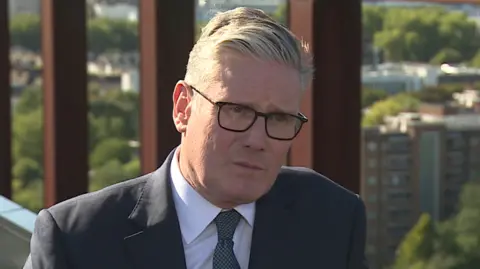 New Troubles legacy deal won’t protect paramilitaries, Starmer says