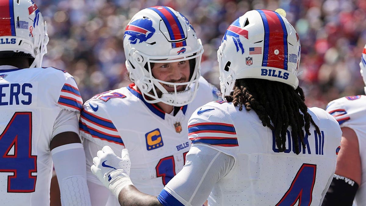 Allen runs against the Jets