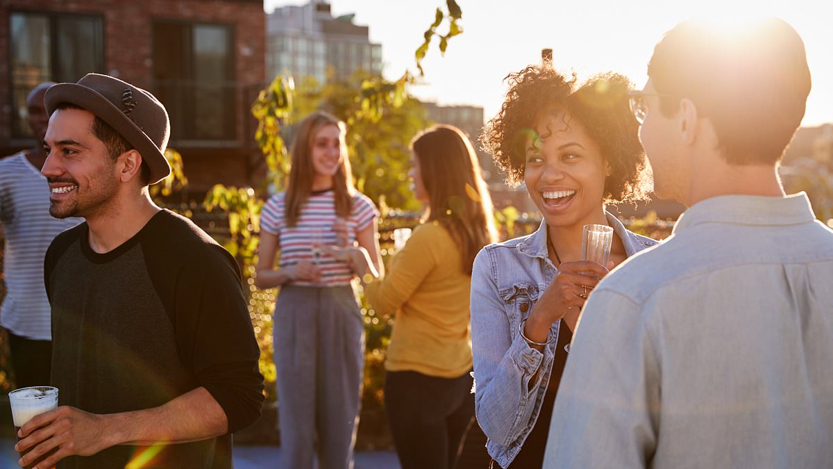 Researchers describe a third personality type: the 'otrovert'