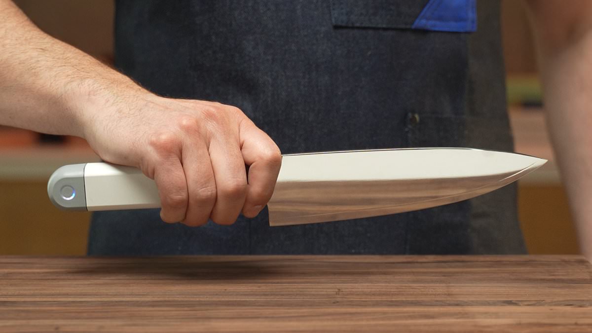 World's first ultrasonic chef's knife debuts, vibrating 40,000 times per second