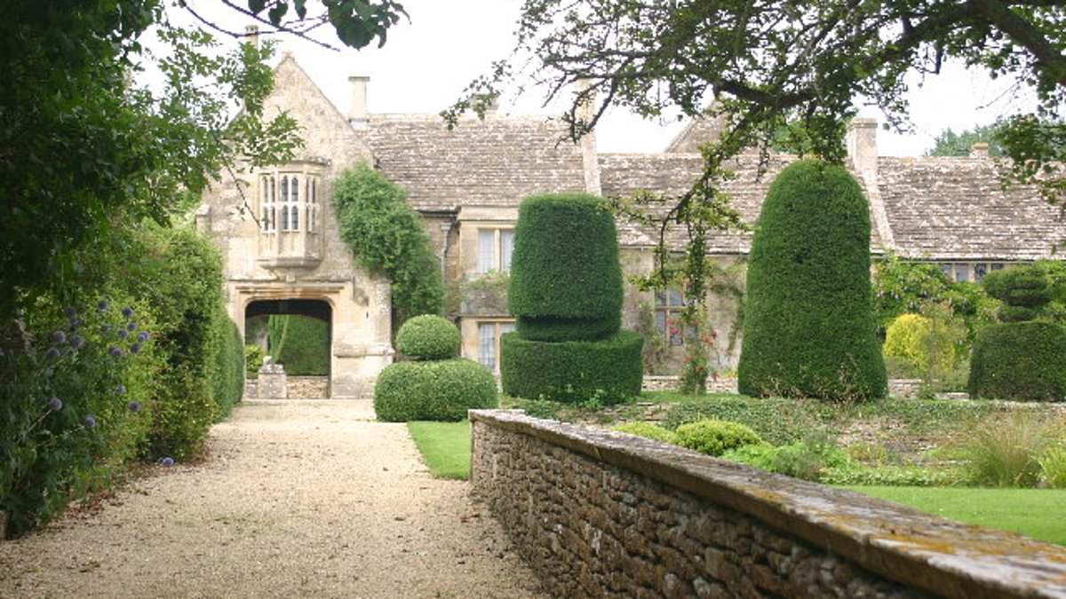 Epstein’s British ‘mentor’ tied to 15th-century manor that helped launch his ascent