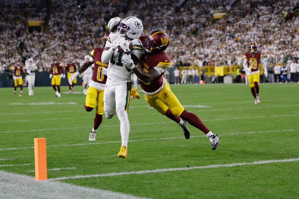 Makes catch Washington Commanders cornerback