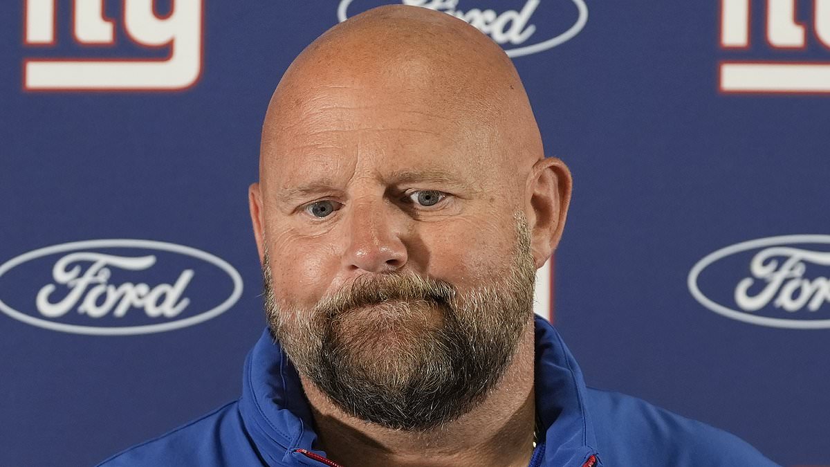 Giants coach noncommittal on Russell Wilson's future after 21-6 loss; Jaxson Dart remains an option