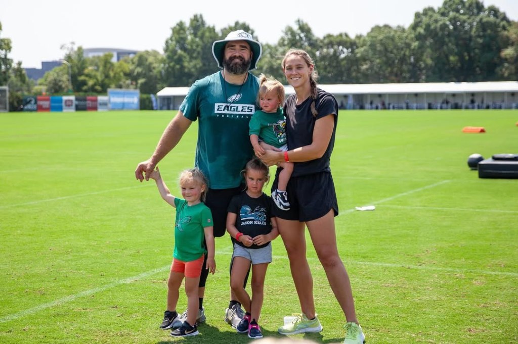 Jason Kelce and daughters